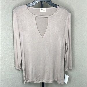 584 - Project Social T Cream Keyhole 3/4 Sleeve Blouse. Size M